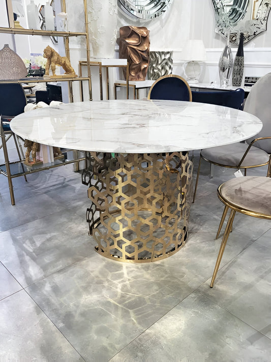 Luxury Queen Table